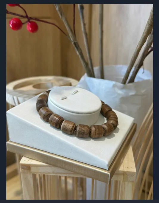 Barrel Bead Agarwood Bracelet – Natural Vietnamese Oud (10mm, Elegant &amp; Modern)